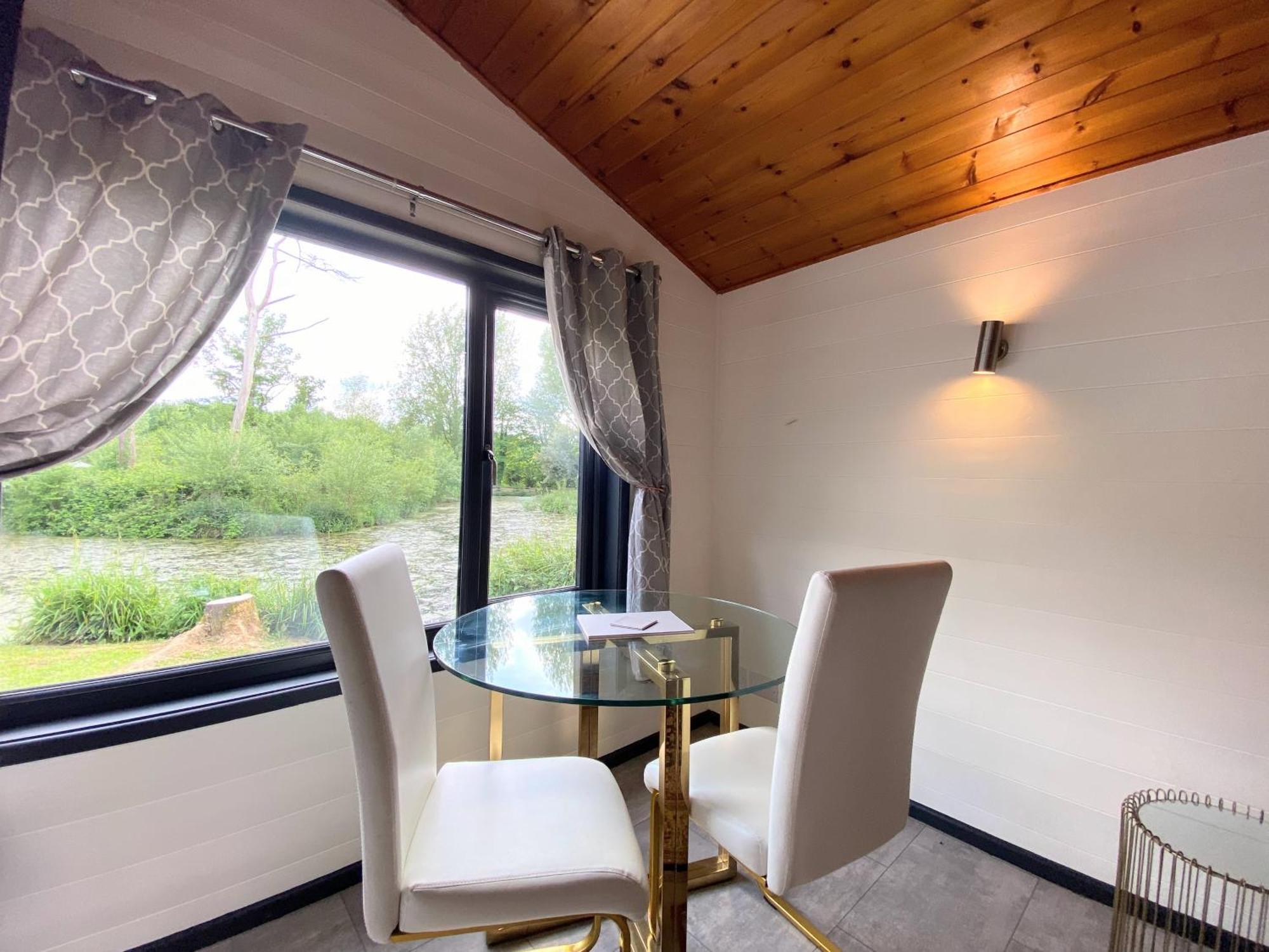 Magpie 2 Hot Tub Huntersmoon-Warminster-Longleat-Wiltshire Villa ภายนอก รูปภาพ